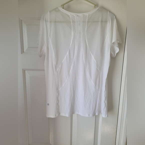 Lululemnon t-shirt - Picture 5 of 5